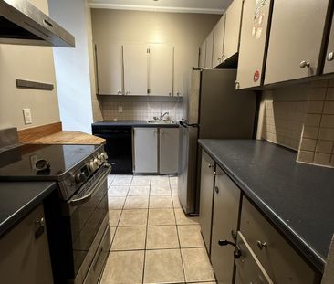 402 McLeod Street - 1 - Photo 2