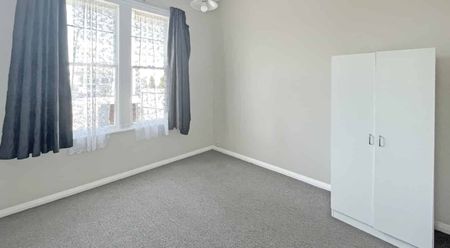 Don't judge a book by it's cover! - Photo 4