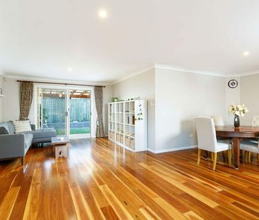 5 Coot Tha Place, Forest Lake QLD 4078 - House For Rent - $800 | Do... - Photo 2