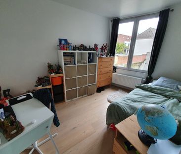 1 verdiep (met badkamer) + gemeenschappelijke delen - Photo 4