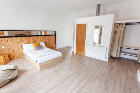 7 bedroom end of terrace house to rent - Photo 3