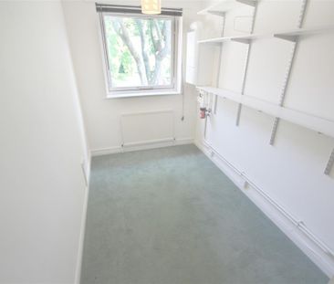 3 Bedroom Flat/Apartment To Let - Photo 3