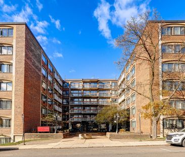 3355 chemin Queen Mary, Montréal, QC - Photo 1