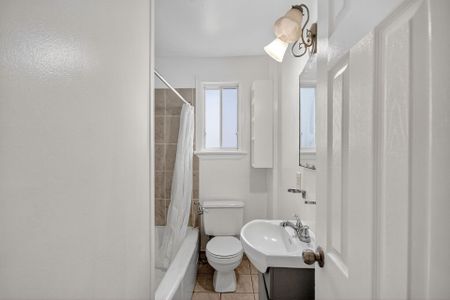 For Lease - 528 MUTUAL Street, Overbrook - Castleheights and Area, Ontario - Photo 3