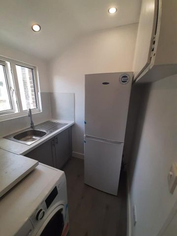 Studio Flat, A London Rd, SW16 - Photo 2