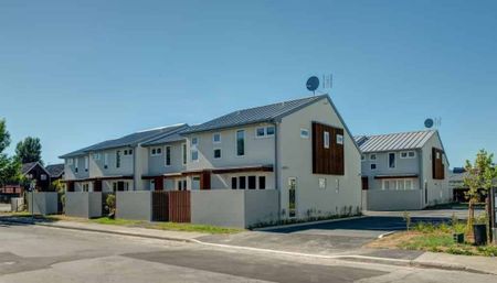 Matipo Room Available - Fully furnished includes power and internet - 1 Occupant ONLY - Photo 3