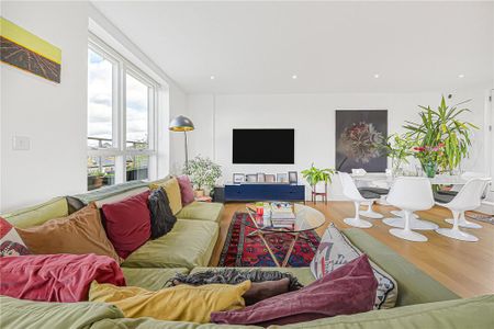 3 bedroom apartment to rent - Photo 2