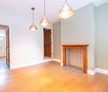 2 bed House - Mid Terrace To Let - Photo 1