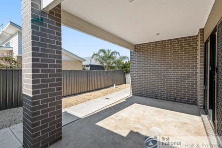 Family home in popular Cornerstone Estate! - Photo 3