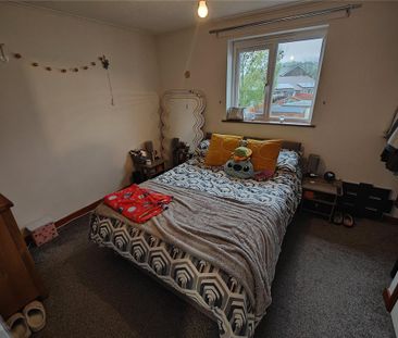 2 bedroom end of terrace house to rent - Photo 3