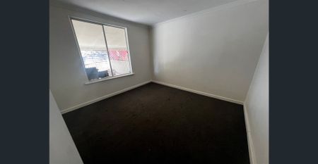 Character-Filled 4x2 in the Heart of Central Mandurah - Photo 2