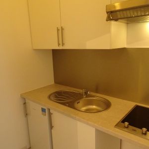 Location Appartement 1 pièce 24m² BORDEAUX 33000 - Photo 2
