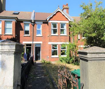 Room in a Shared House, Queens Park Road, BN2 - Photo 1
