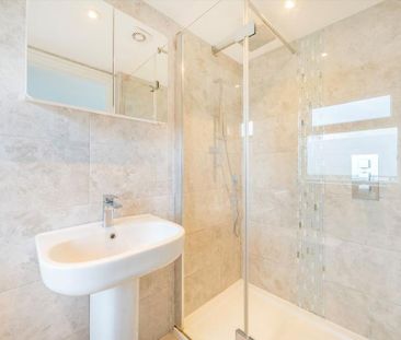 5 bedroom semi-detached house to rent - Photo 3