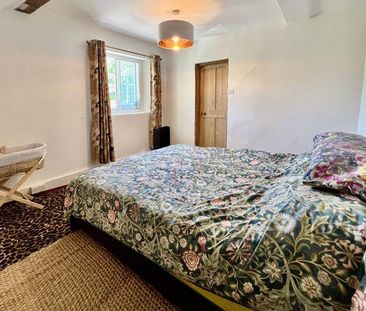 6 bedroom detached house to rent - Photo 4