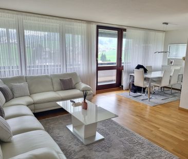 Grand et lumineux appartement de 4.5 pièces - Central et pourtant à... - Photo 2