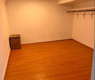 For Lease - 11 Zeng Cheng Drive, Markham, Ontario - Photo 2