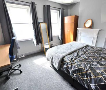 6 bedroom terraced house to rent - Photo 5