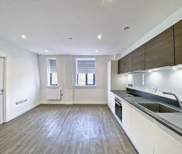 Fleet Road, Fleet, Hampshire, GU51 - Photo 3