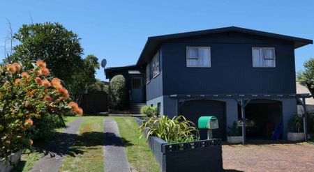 Comfortable and Convenient Three-Bedroom Home with Great Living Spaces - Photo 4