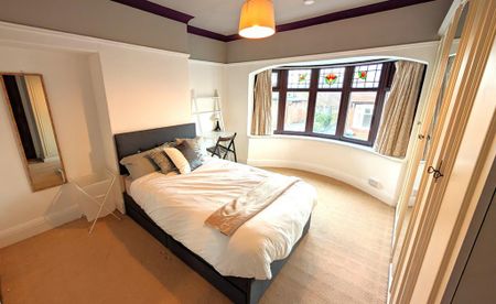 1 bedroom in a house share to rent - Photo 2