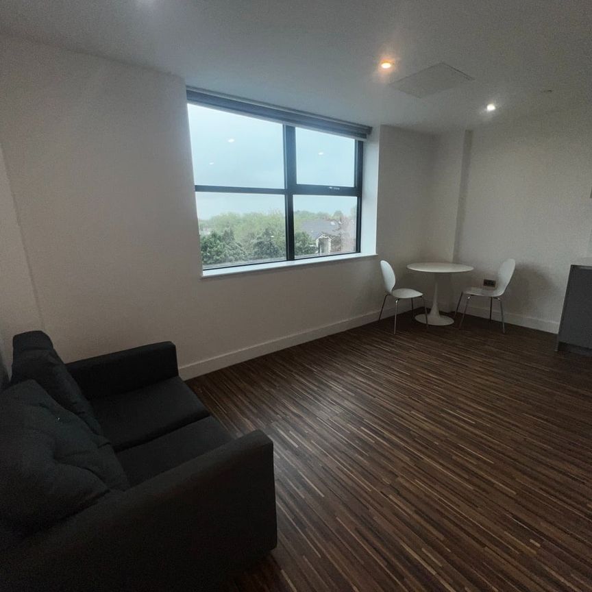 1 Bed Flat, Westpoint, M16 - Photo 1