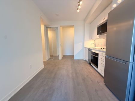For Lease - 38 Annie Craig Drive Unit# 4607, Toronto, Ontario - Photo 3