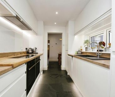 2 bedroom terraced house to rent - Photo 2