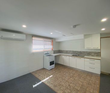 SELF CONTAINED GRANNY FLAT WITH WATER AND ELECTRICITY INCL. - Photo 5