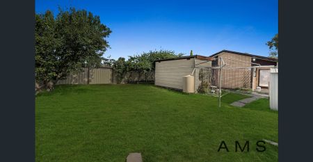 Renovated family home in Prime Location ! - Photo 2