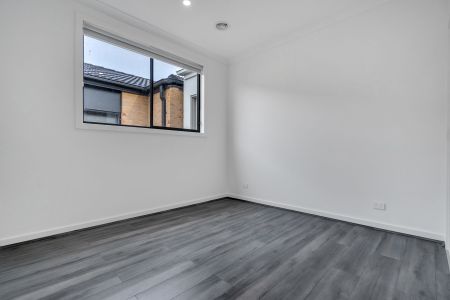 Family Home in Ooranya estate! - Photo 2