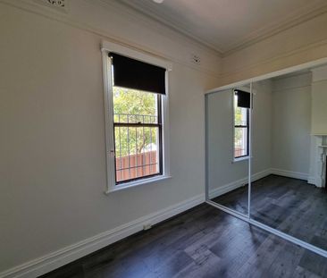 Charming Renovated Semi Cottage in Sought-After Dulwich Hill - Photo 6