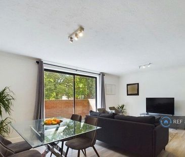 2 bedroom flat to rent - Photo 1