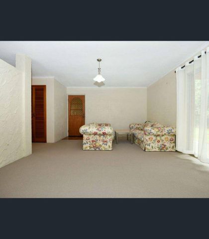 Neat & Presentable 3-Bedroom Unit in Leafy East Toowoomba - Photo 2