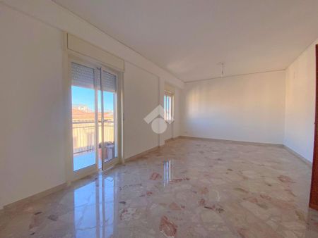 5 locali in affitto - Photo 2