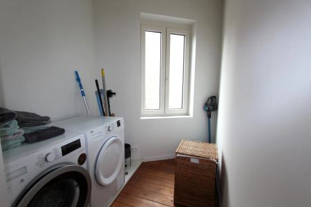 PRACHTIG GERENOVEERD APPARTEMENT IN HET CENTRUM - Photo 3