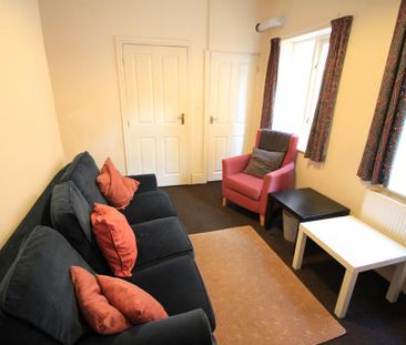 6 bedroom terraced house to rent - Photo 2