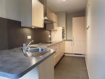 Ruim appartement aan Coupure met zicht op water - Photo 4