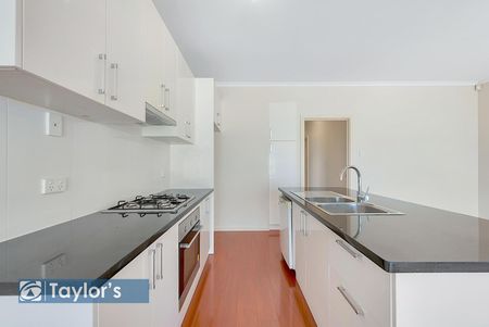 EASY TO MAINTAIN 3 BEDROOM HOME - Photo 4