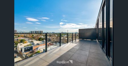 CHIC URBAN LIVING WITH BALCONY & VIEWS – STEPS FROM EVERYTHING RICHMOND! - Photo 5
