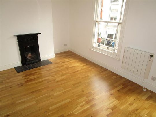 Castilian Street - Photo 1