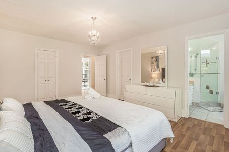 For Lease - 383 Maplehurst Avenue, Oakville, Ontario - Photo 4