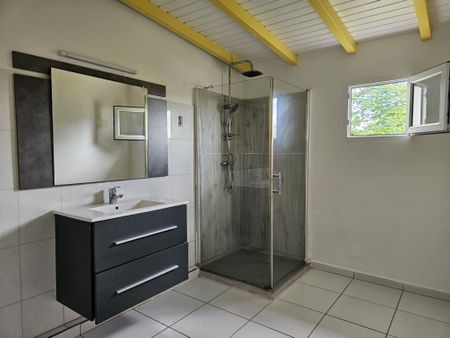 Location Appartement 3 pièces 91m² LE GOSIER 97190 - Photo 5