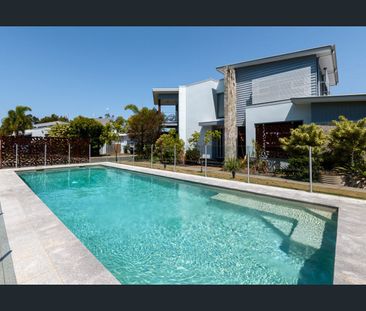 3-Bed, 2-Bath Townhouse with Private Courtyard - Photo 3