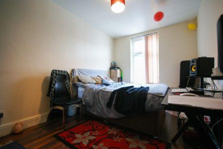 3 bedroom terraced house to rent - Photo 2