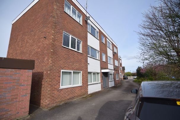 To Let 2 Bed Apartment - Photo 1