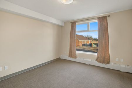 Lovely 1 Bedroom Apartments in the Heart of Red Deer! - Photo 2