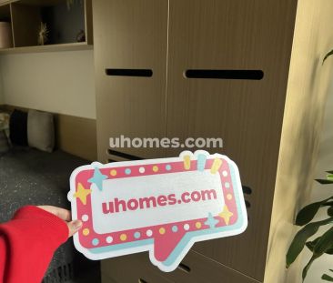 4 Bedroom Apartment - Photo 2