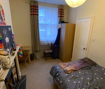 Lockwood Street, The Groves - P1950 - Photo 4