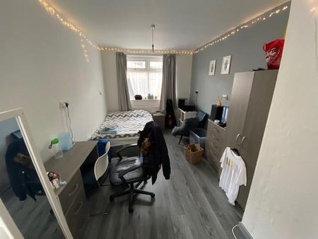 5 bedroom private hall to rent - Photo 4